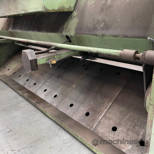 Used STP 4000 x 6 mm Swingbeam Guillotine