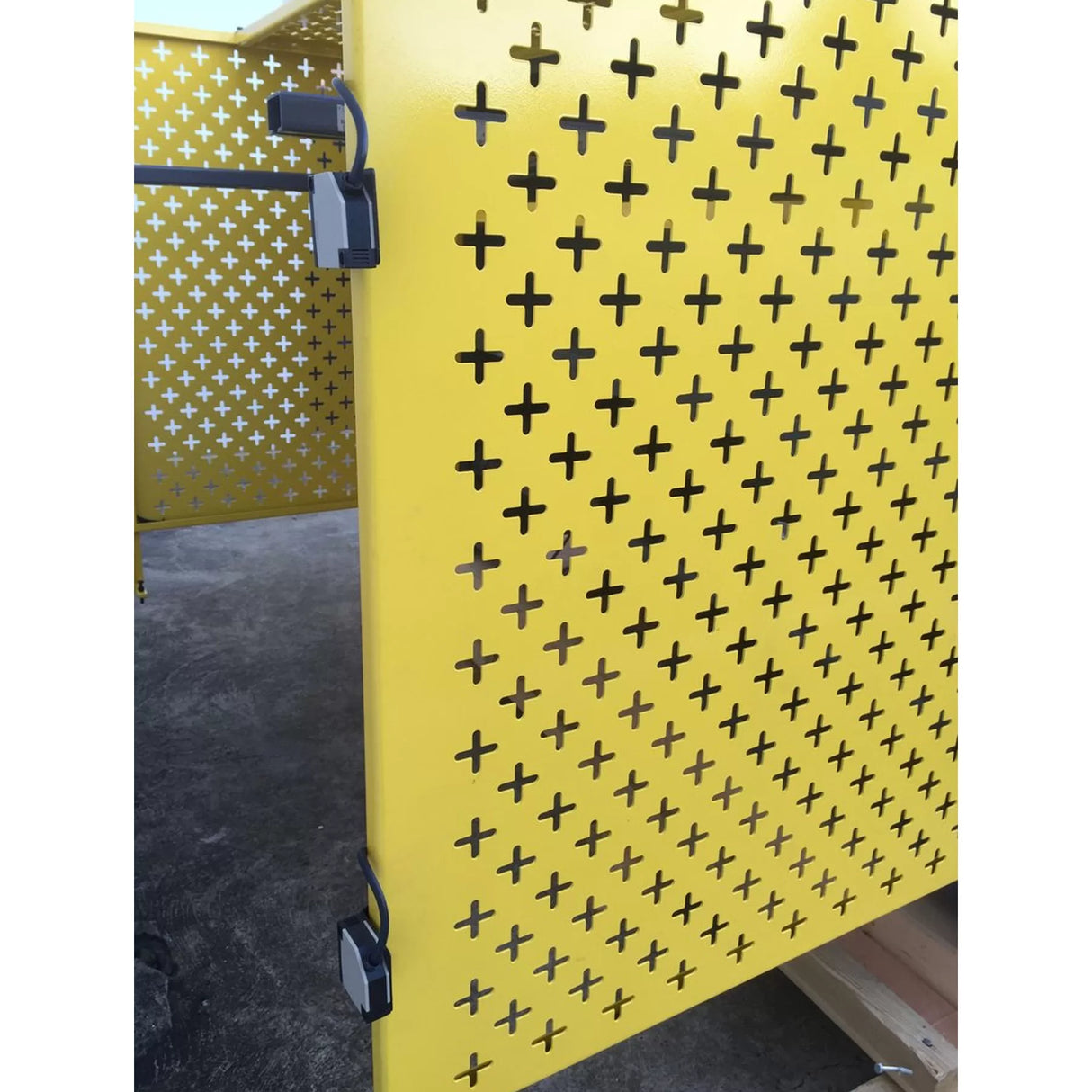 240Volt Hydraulic Guillotine 1320mm x 2.0mm, Back Gauge, Roving Foot Pedal