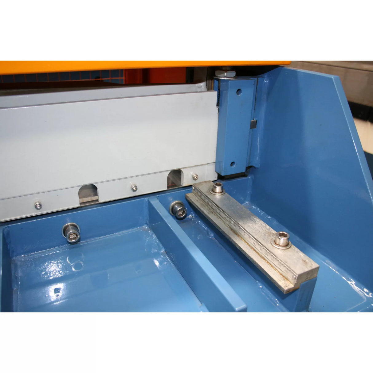 Guillotine Manual Treadle, 1270mm x 1.6mm, Safety Interlock Model