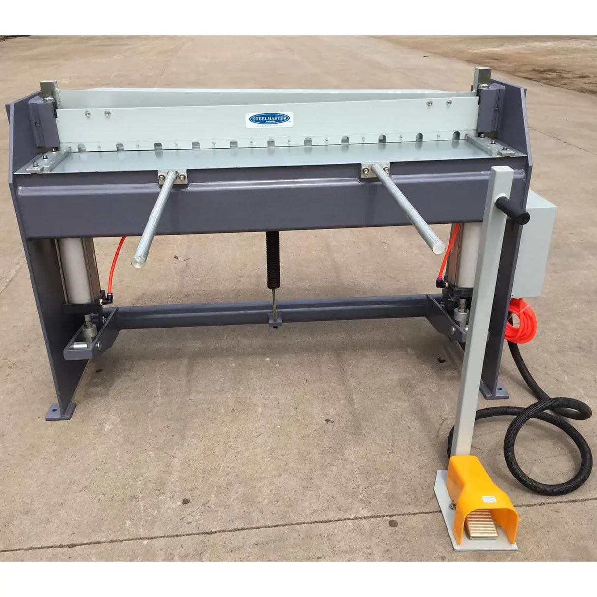 Guillotine Pneumatic Operation, 1270mm x 1.6mm, Remote Foot
