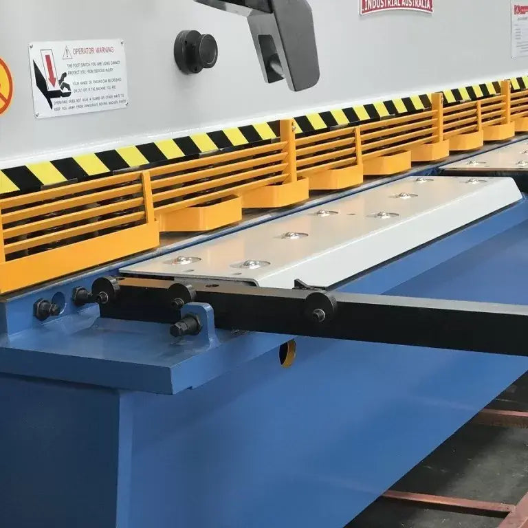 Steelmaster SM-SBHS2506PSS Hydraulic Guillotine 2500mm x 6.5mm, rear sheet supports, Power Ballscrew