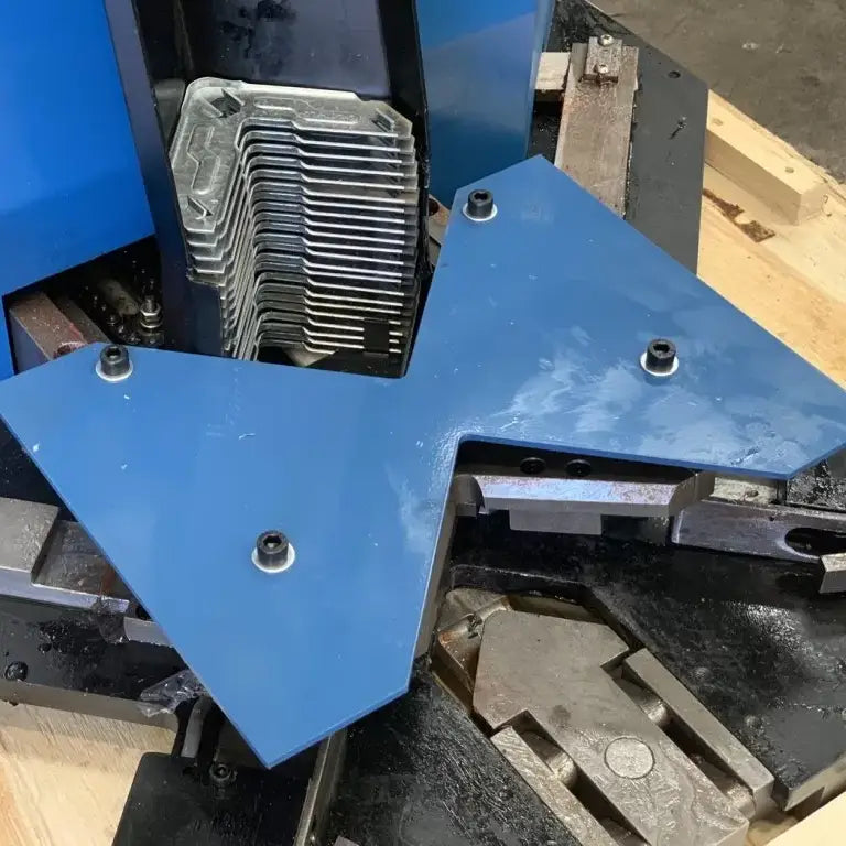 HVAC/Sheetmetal Corner TDF / TDC Auto Insert Machine. Steelmaster Model: CCM-18, Comprising Infeed