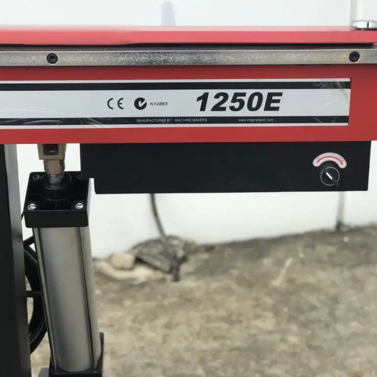 Electromagnetic Sheet Metal Folding Machine 1250mm x 1.6mm, Powered