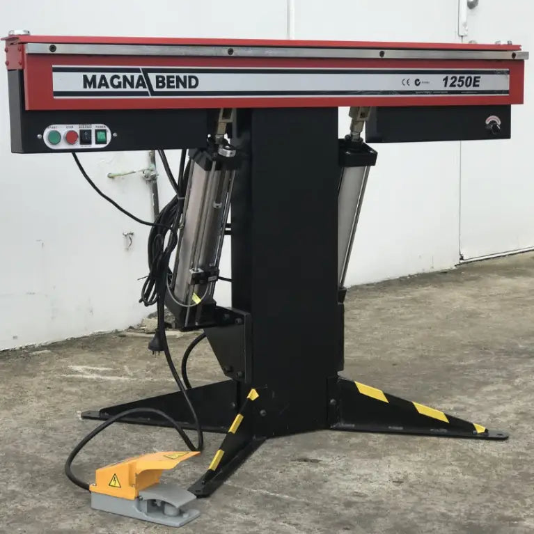 Electromagnetic Sheet Metal Folding Machine 1250mm x 1.6mm, Powered