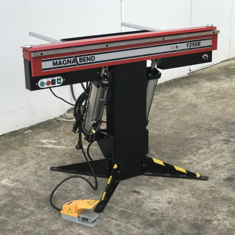 Electromagnetic Sheet Metal Folding Machine 1250mm x 1.6mm, Powered