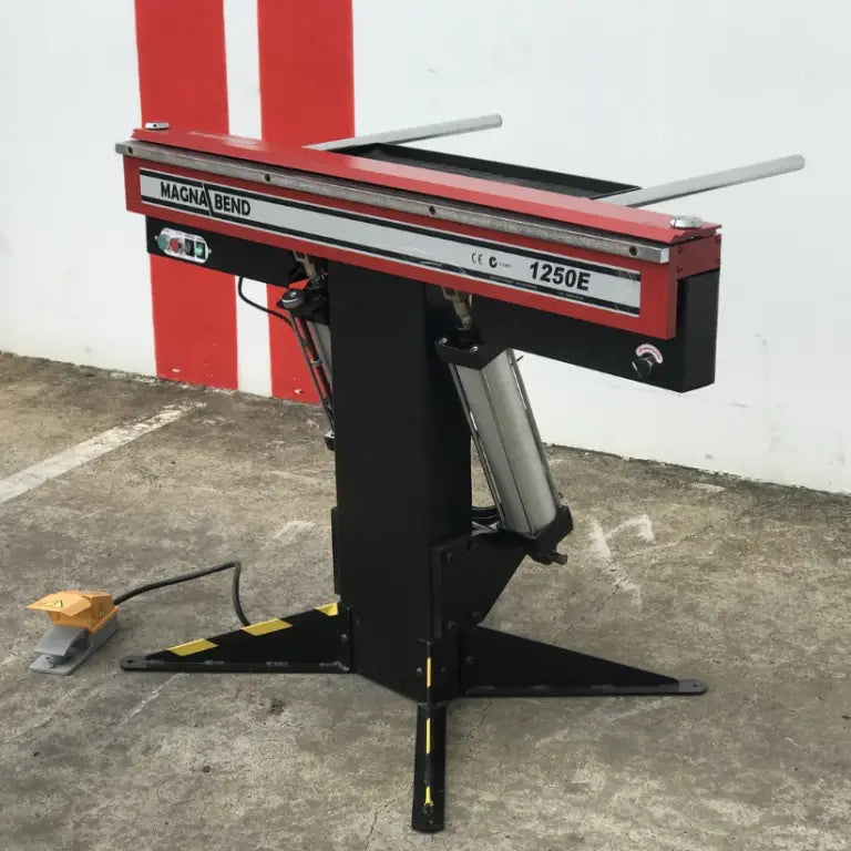 Electromagnetic Sheet Metal Folding Machine 1250mm x 1.6mm, Powered