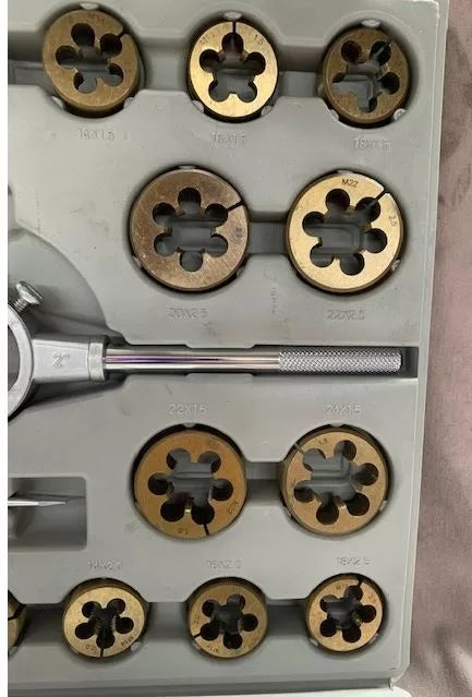 Tap & Die Thread Cutting Set M6-M24, 45 Piece in Carry Case