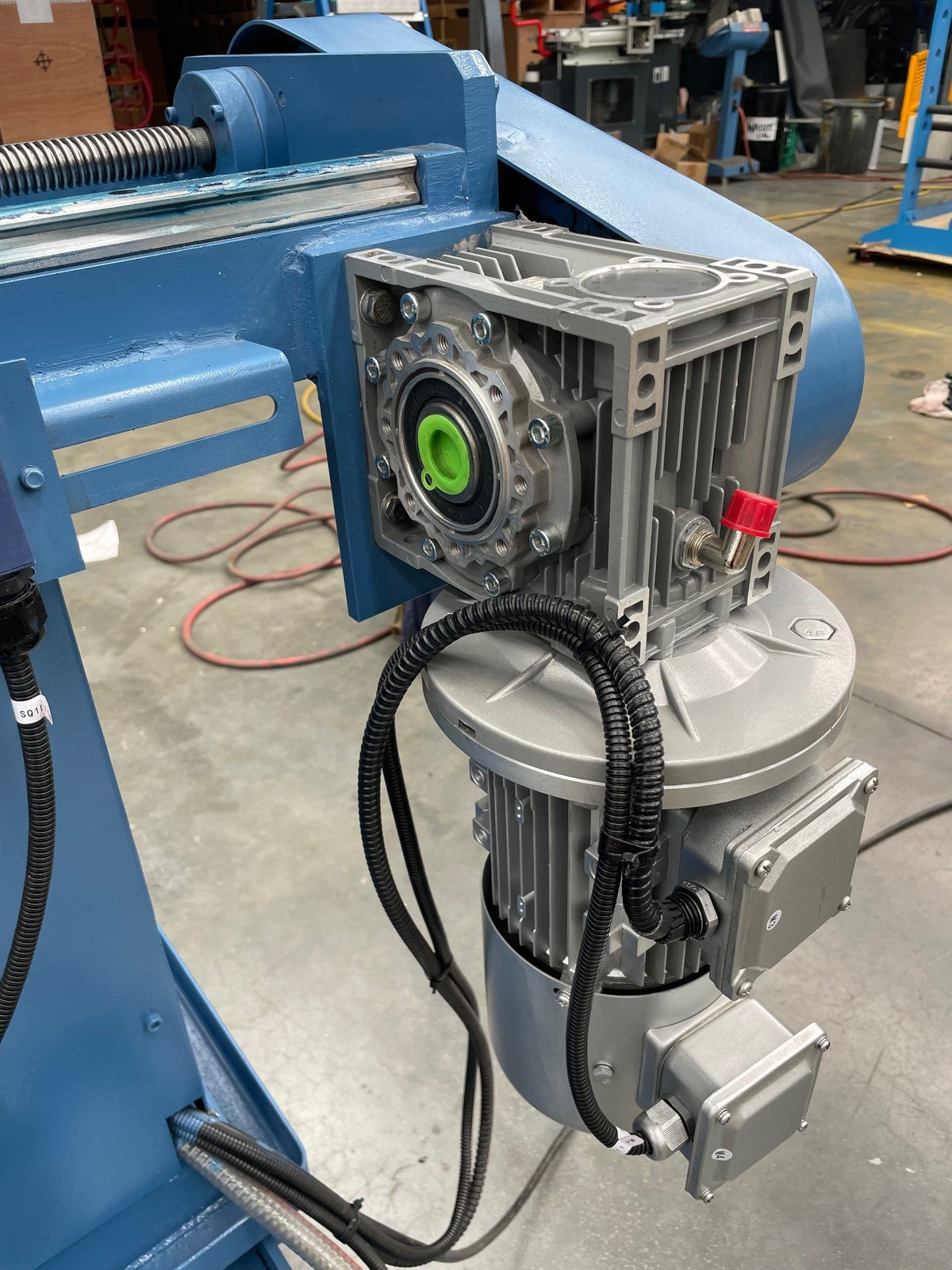 V-Series Vertical Bandsaw with Large Tee Slotted Working Table Area