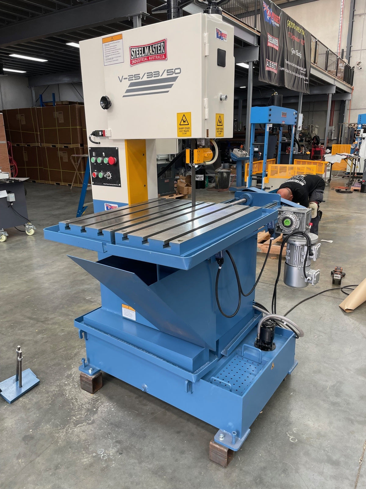 V-Series Vertical Bandsaw with Large Tee Slotted Working Table Area