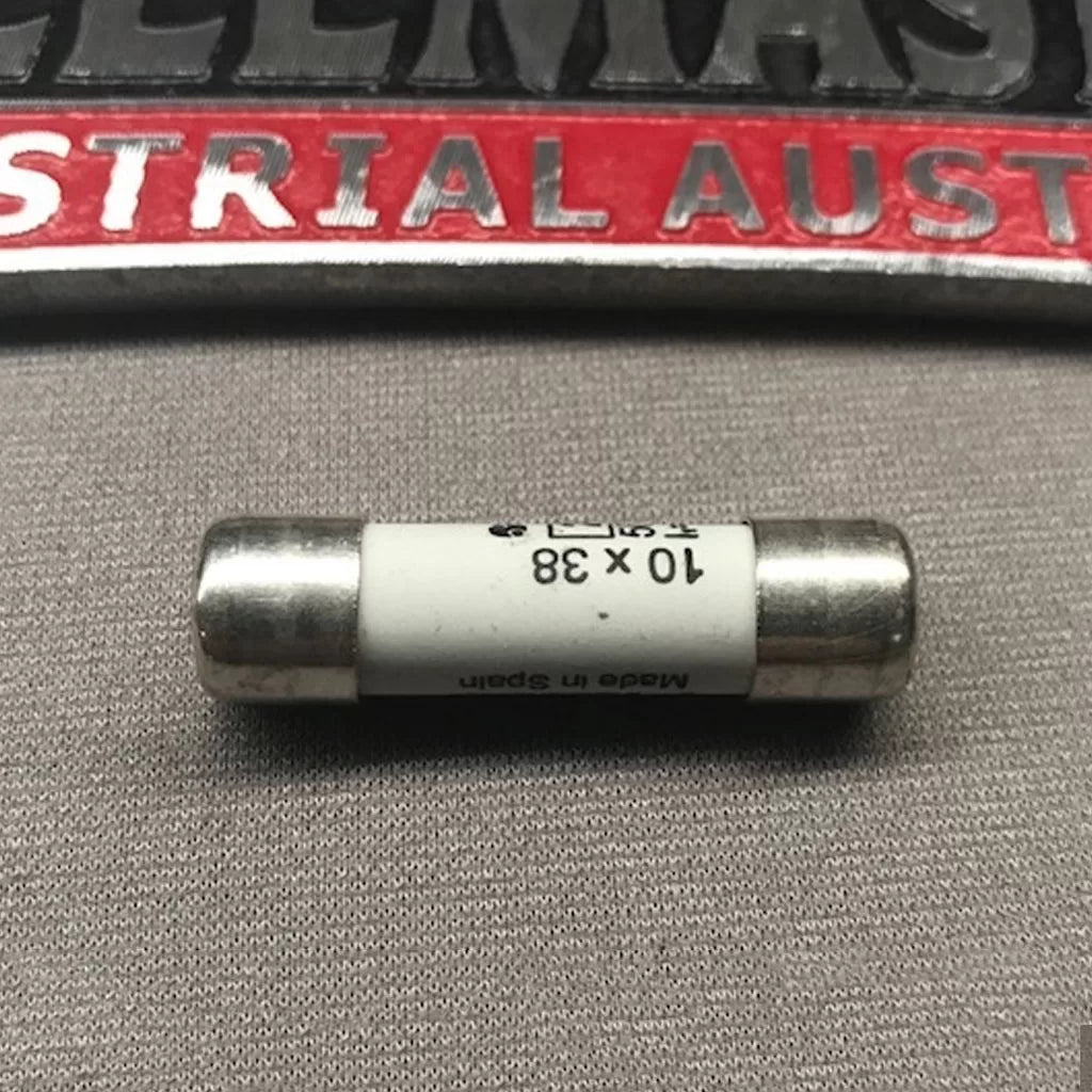 Ceramic Fuse 2 Amp, 10.3 x 38mm (RT18-32)