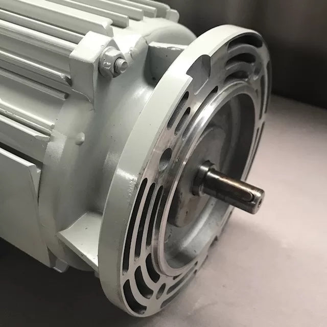 Steelmaster Series Bandsaw 415V Motor