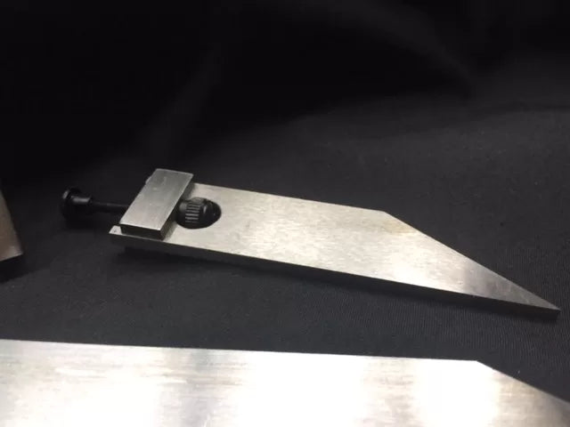 Dial Protractor with Bevelled Blade, Metric