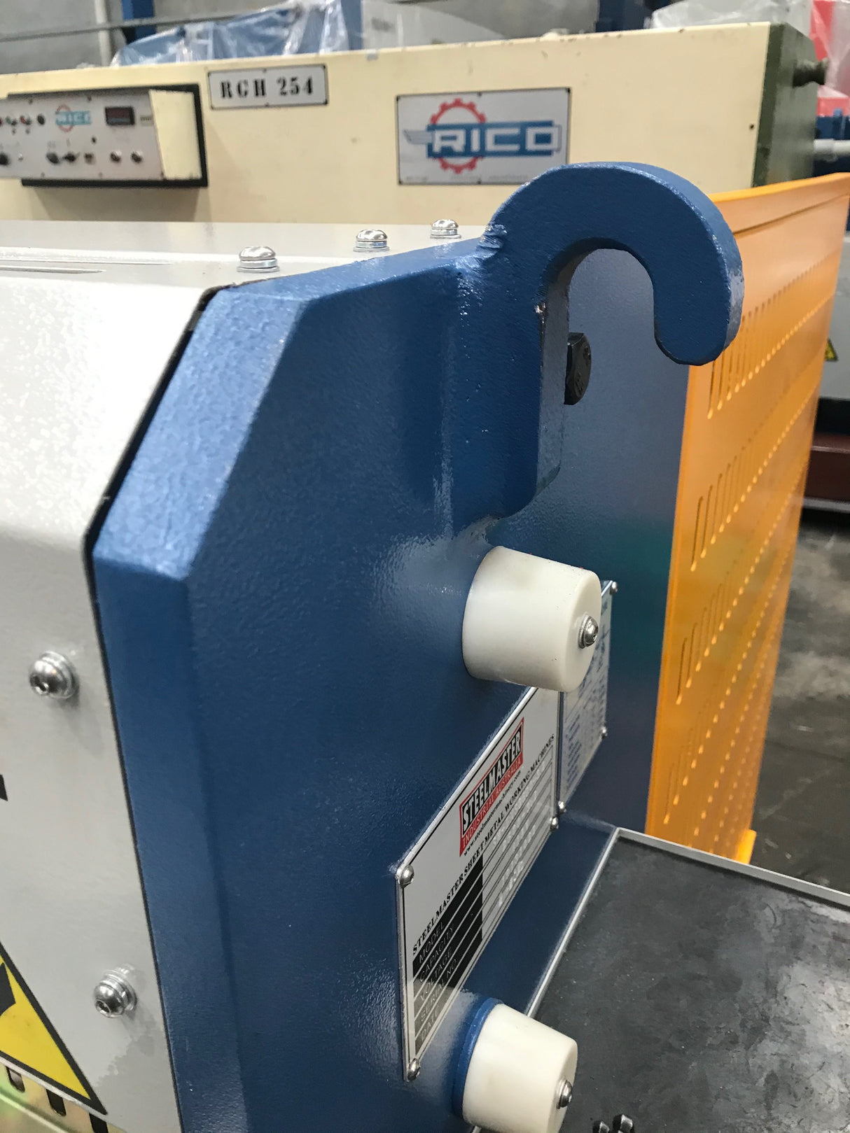 Guillotine Electro Shear, 2500mm x 3.2mm, Front Sheet Supports