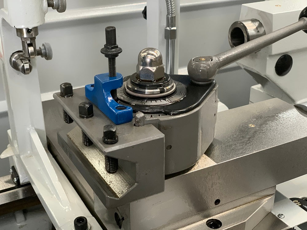 ASSET 1640TR – EURO Toolroom Precision Lathe. 1000mm Centres, 410mm Swing, 52mm Bore, 2 Axis DRO