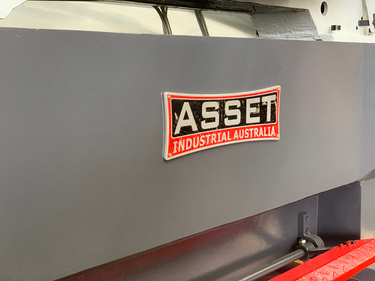 ASSET 1640TR – EURO Toolroom Precision Lathe. 1000mm Centres, 410mm Swing, 52mm Bore, 2 Axis DRO