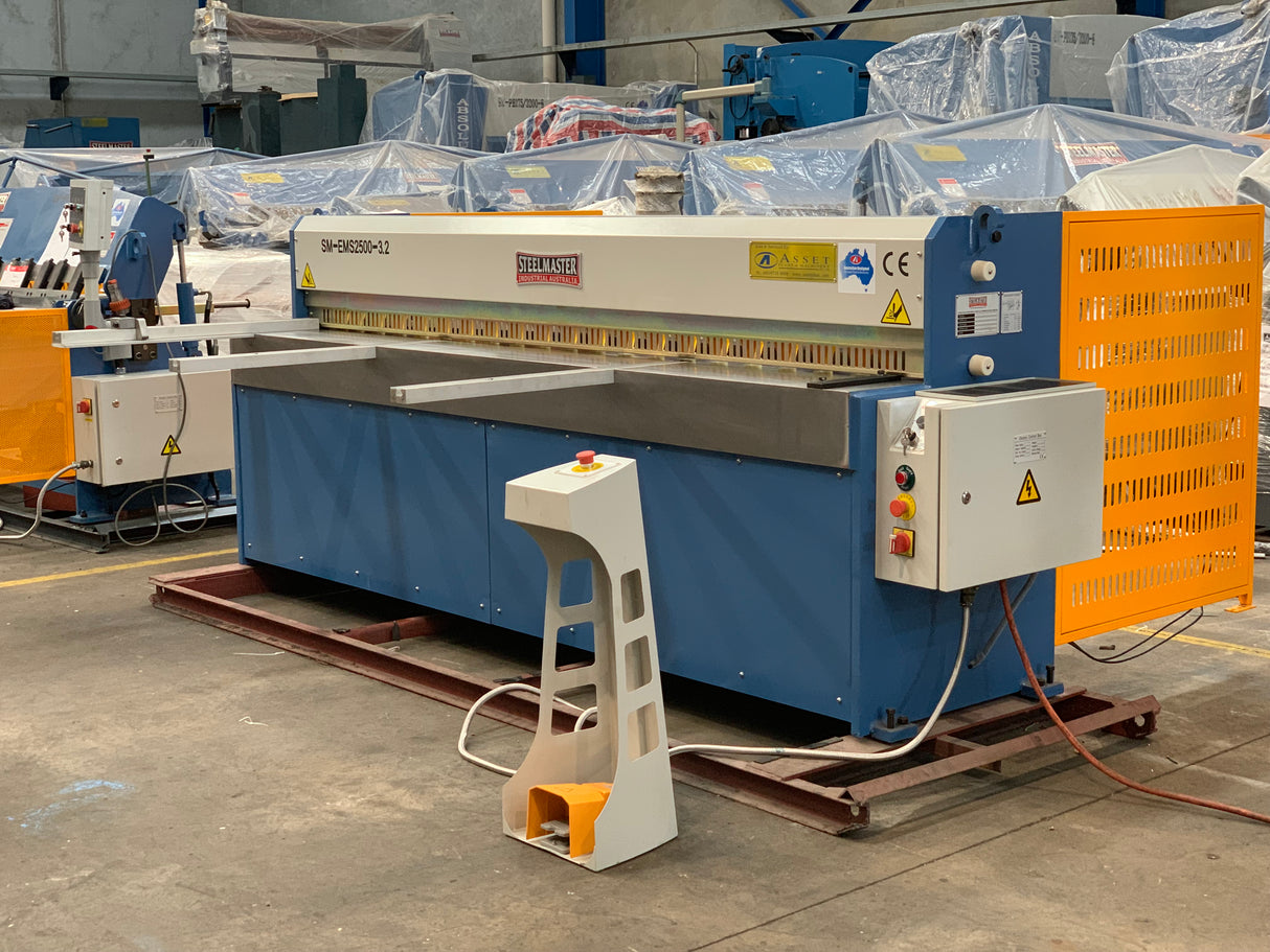Guillotine Electro Shear, 2500mm x 3.2mm, Front Sheet Supports