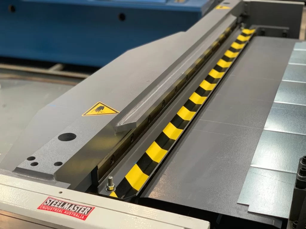 HVAC Auto Duct Line Model: AML-3, 1550mm, Twin Decoiler, Leveller/Ribbing/Notching/Shearing/Folding