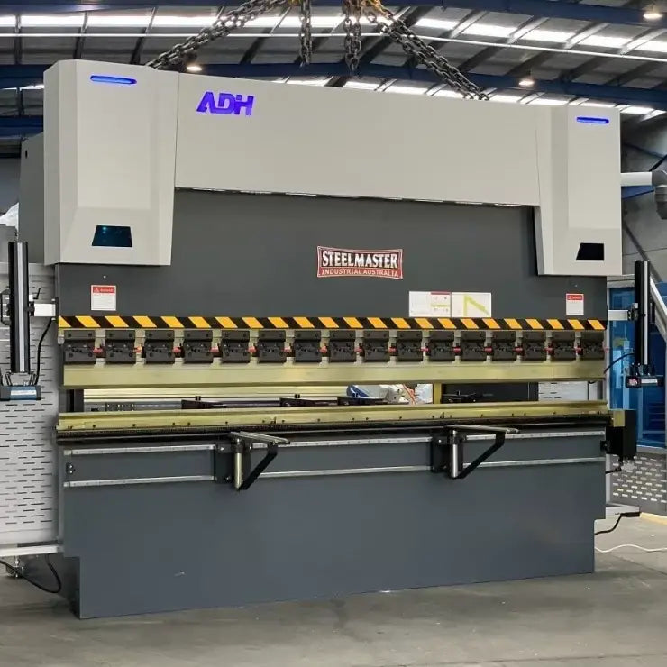 3200mm x 135Ton 5 Axis CNC Pressbrake 3200mm x 135Ton, 5 Axis Delem DA58T Control