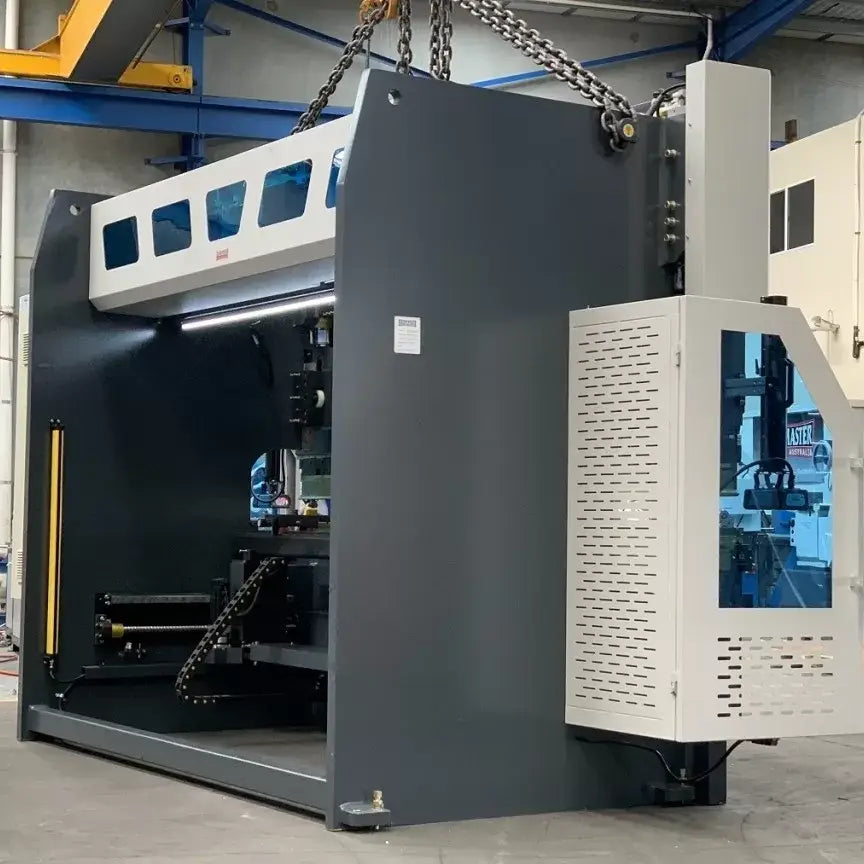 3200mm x 135Ton 5 Axis CNC Pressbrake 3200mm x 135Ton, 5 Axis Delem DA58T Control