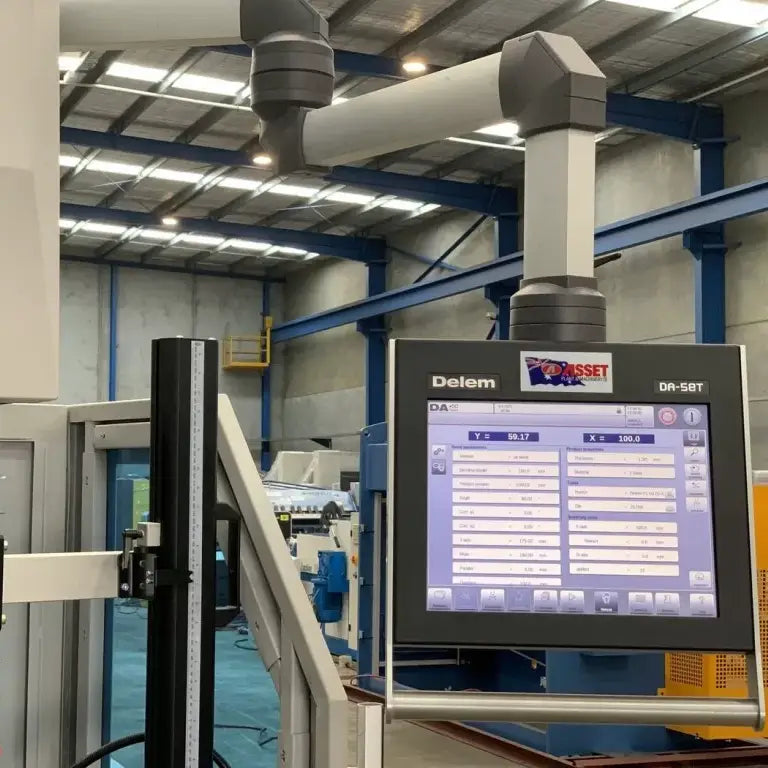 3200mm x 135Ton 5 Axis CNC Pressbrake 3200mm x 135Ton, 5 Axis Delem DA58T Control