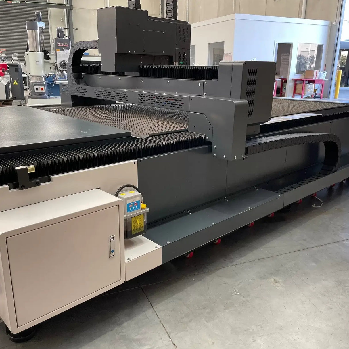 Fibre Laser Gantry Type, 1500W (Model: FCM-3015-1500W)