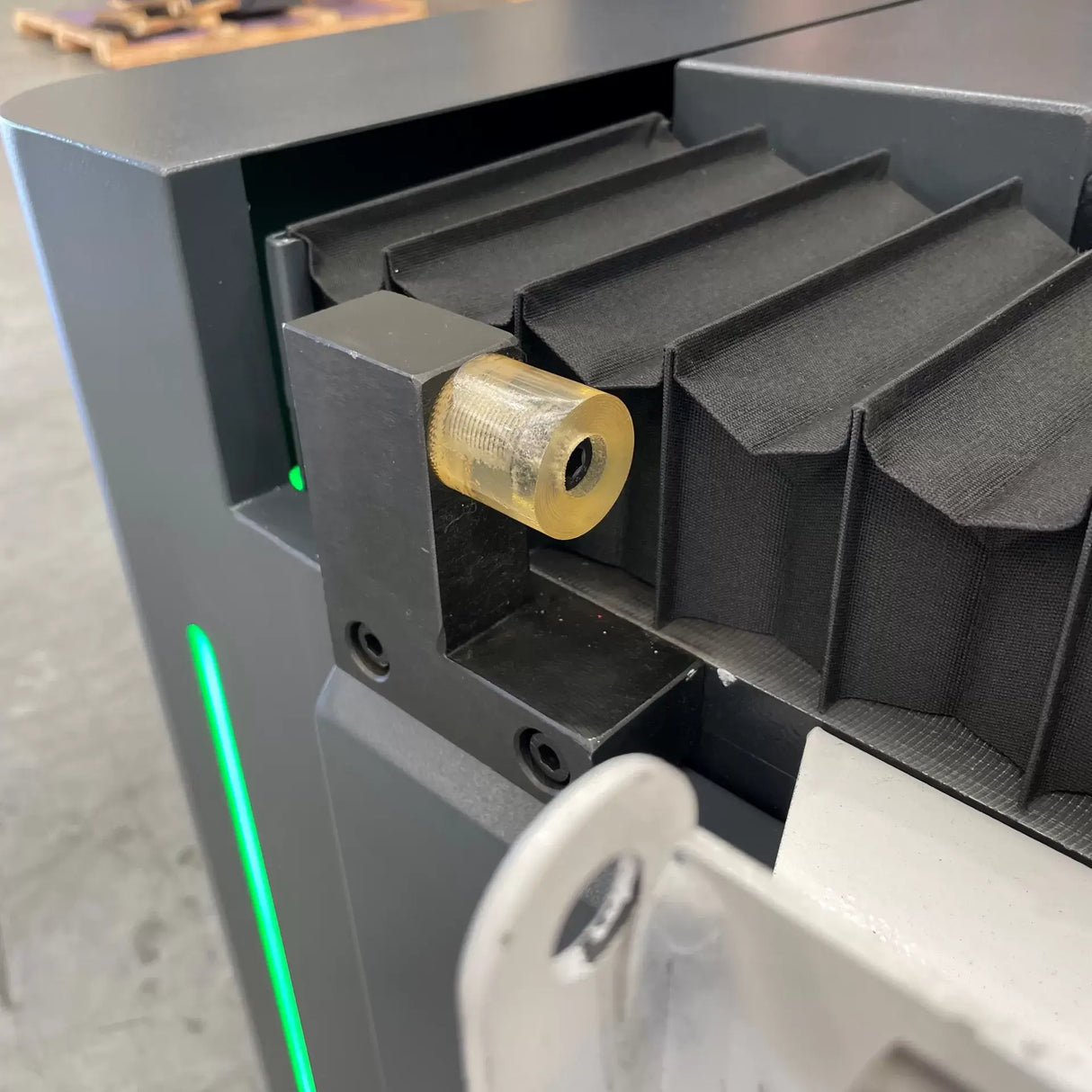 Fibre Laser Gantry Type, 1500W (Model: FCM-3015-1500W)