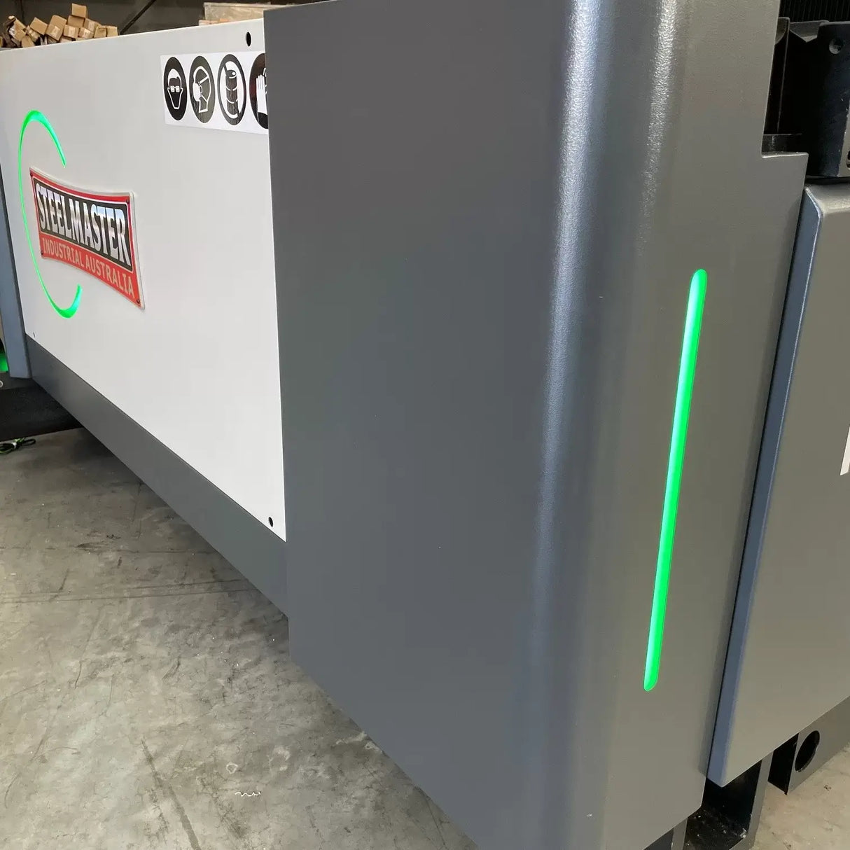 Fibre Laser Gantry Type, 1500W (Model: FCM-3015-1500W)