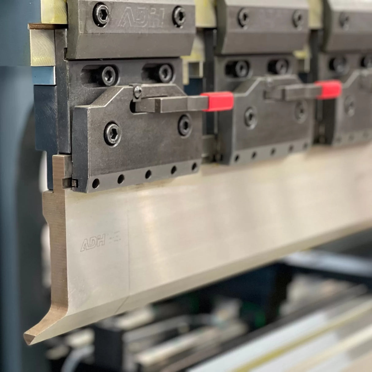 CNC Pressbrake. 3200mm x 135Ton, 7 Axis Delem DA66T Controller Energy Efficient