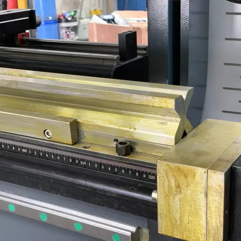 CNC Pressbrake. 3200mm x 175Ton, 5 Axis Delem DA58T Control Energy Efficient