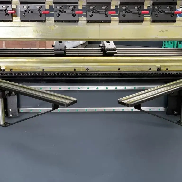 CNC Pressbrake. 3200mm x 175Ton, 5 Axis Delem DA58T Control Energy Efficient