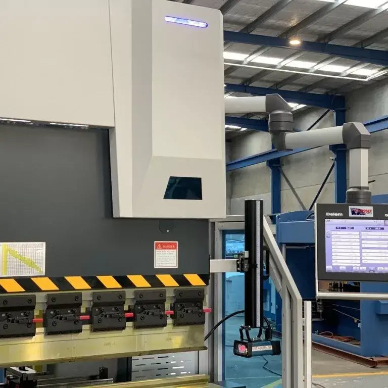 CNC Pressbrake. 3200mm x 175Ton, 5 Axis Delem DA58T Control Energy Efficient