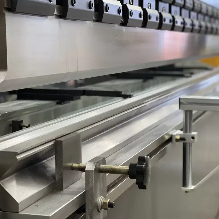 Asset Industrial Hydraulic NC Pressbrake. 4000mm x 220Ton. 2 Axis Controller, Table Crowning