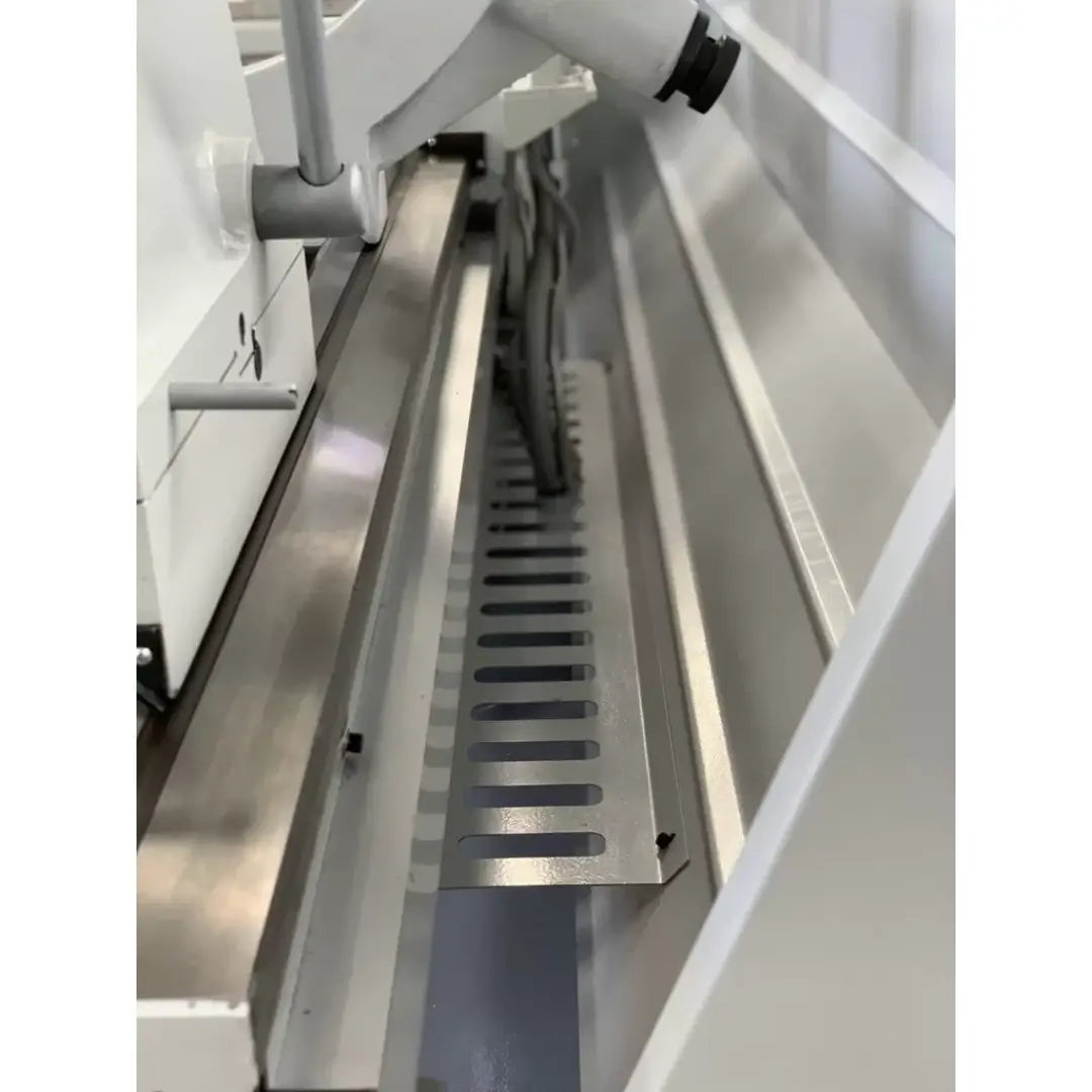ASSET 2680 - Big Bore Lathe with Rapid Saddle - 2000mm Centres , 660mm Swing , 105mm Bore