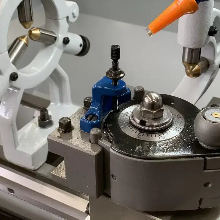 ASSET 1640TR – EURO Toolroom Precision Lathe. 1000mm Centres, 410mm Swing, 52mm Bore, 2 Axis DRO