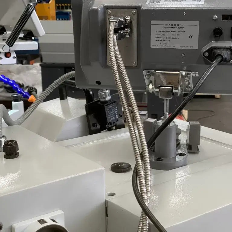 ASSET 1640TR – EURO Toolroom Precision Lathe. 1000mm Centres, 410mm Swing, 52mm Bore, 2 Axis DRO