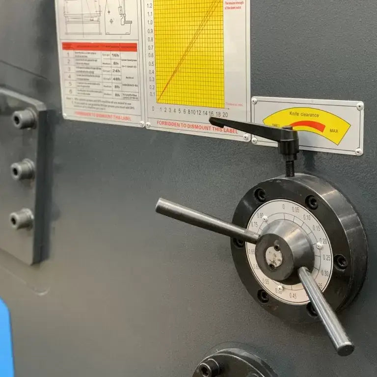Hydraulic Guillotine, 3200mm x 6.5mm, E21s NC Programmable Back Gauge