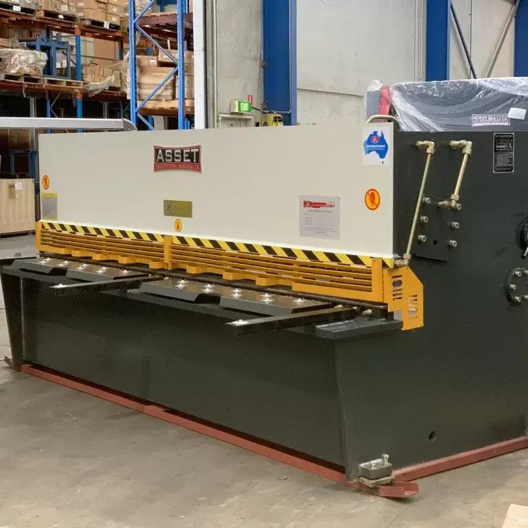 Hydraulic Guillotine, 3200mm x 6.5mm, E21s NC Programmable Back Gauge