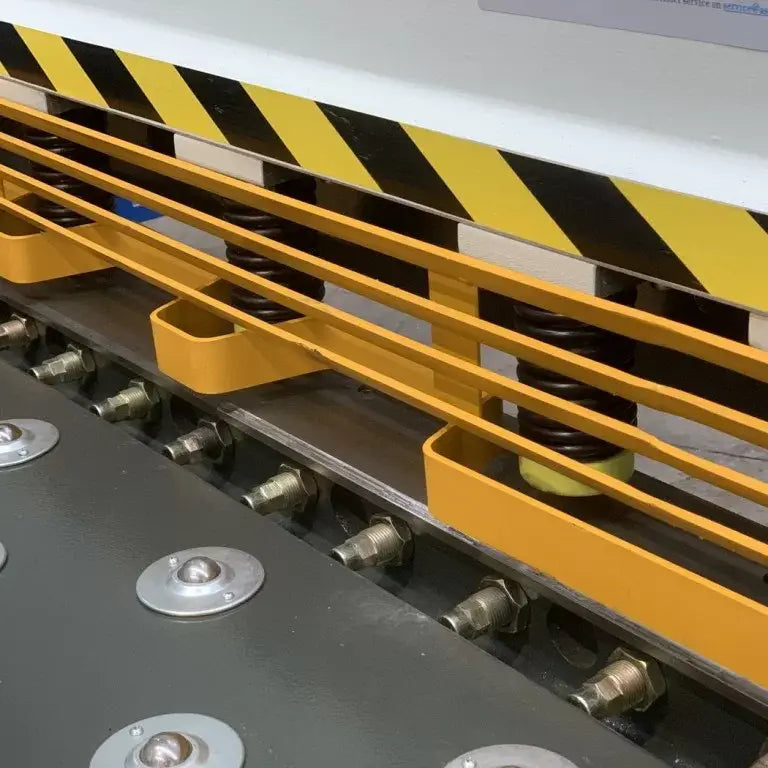 Hydraulic Guillotine, 3200mm x 6.5mm, E21s NC Programmable Back Gauge