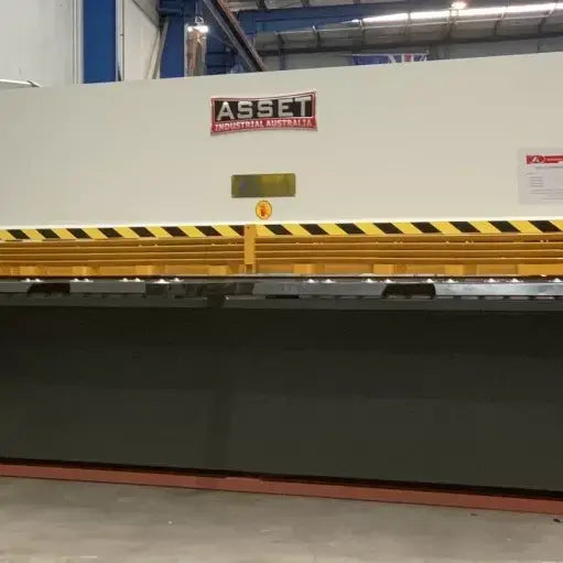 Hydraulic Guillotine, 3200mm x 6.5mm, E21s NC Programmable Back Gauge