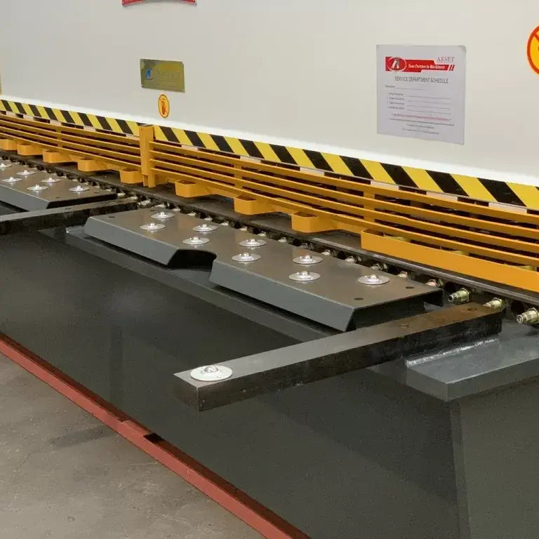 Hydraulic Guillotine, 3200mm x 6.5mm, E21s NC Programmable Back Gauge
