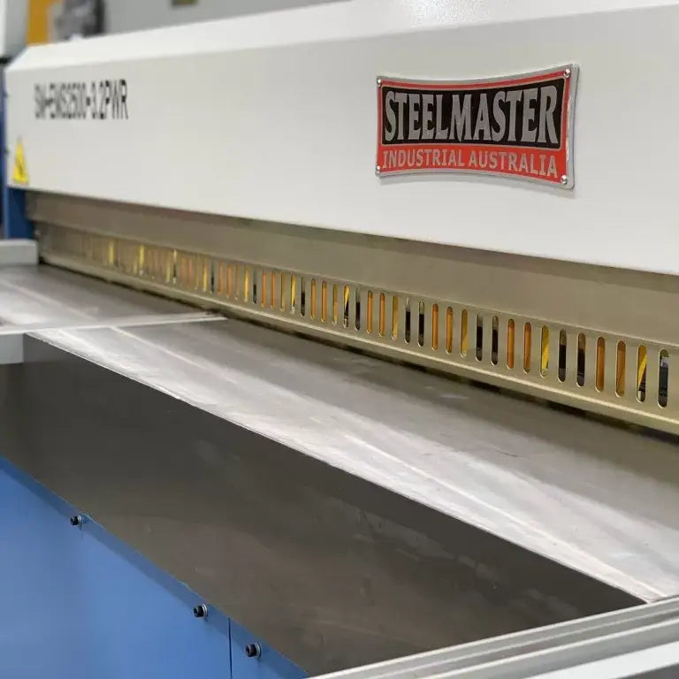 Guillotine Electro Shear, 2500mm x 3.2mm, Front Sheet Supports