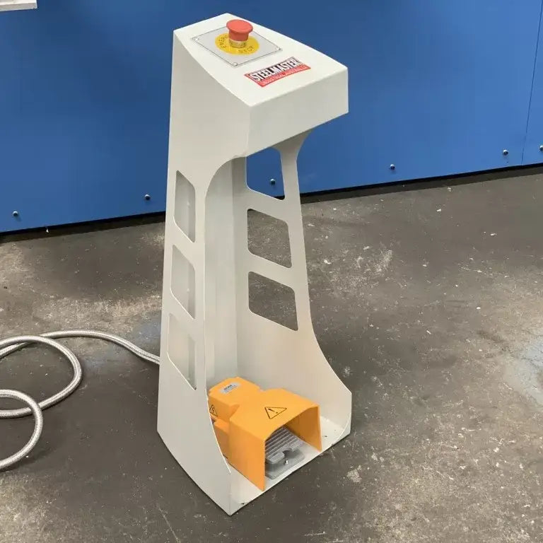 Guillotine Electro Shear, 2500mm x 3.2mm, Front Sheet Supports