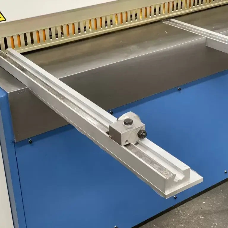 Guillotine Electro Shear, 2500mm x 3.2mm, Front Sheet Supports