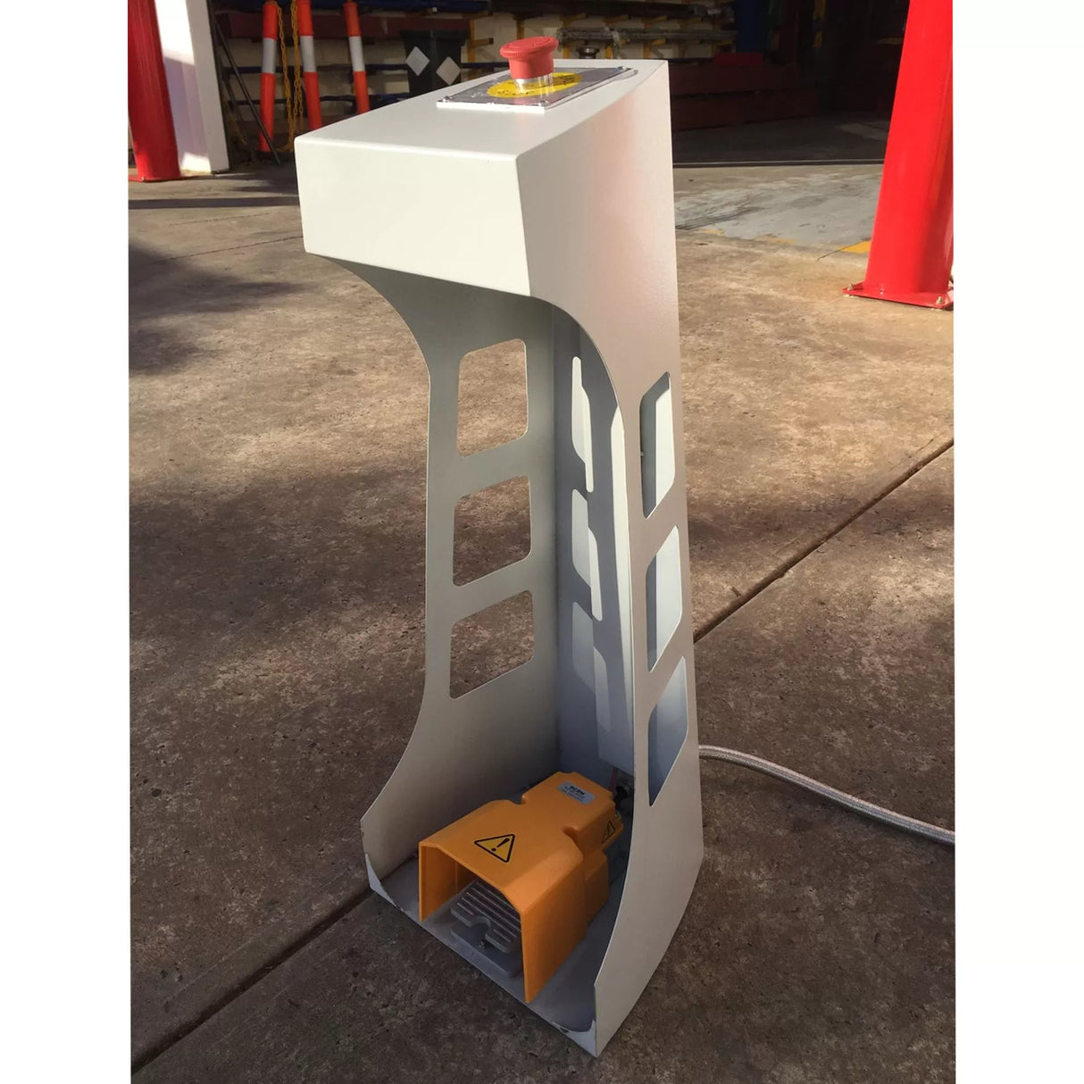 Guillotine Electro Shear, 3000mm x 3.2mm, Front Sheet Supports