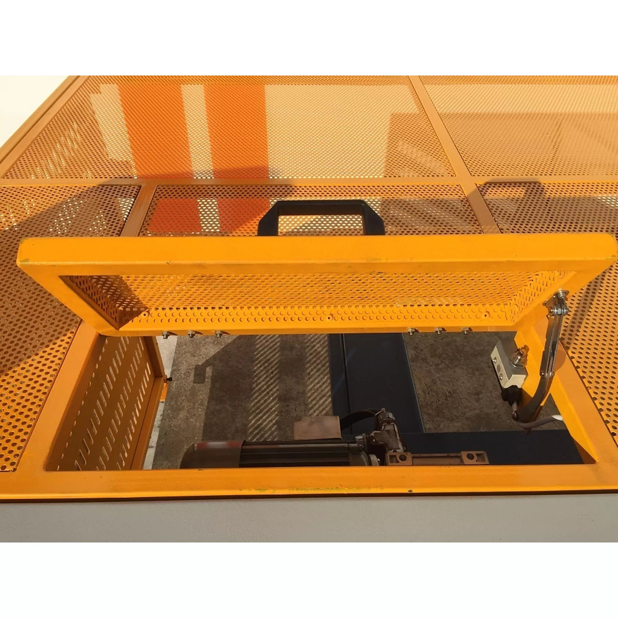 Guillotine Electro Shear, 3000mm x 3.2mm, Front Sheet Supports