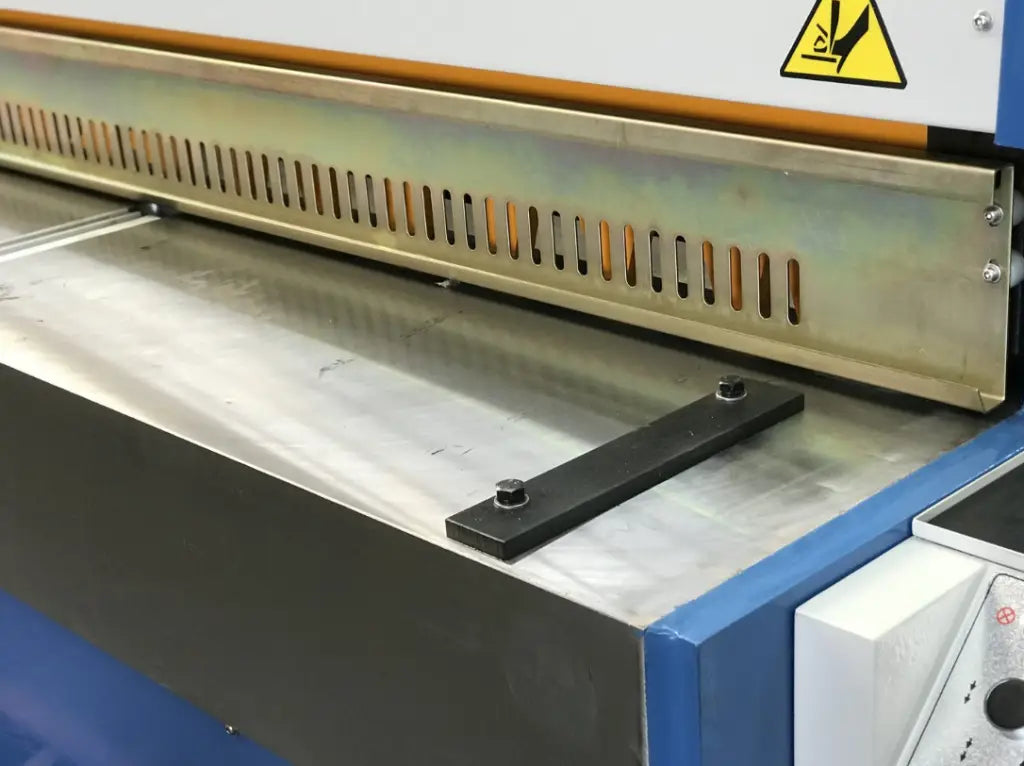 Guillotine Electro Shear, 3050mm x 3.2mm, Front Sheet Supports