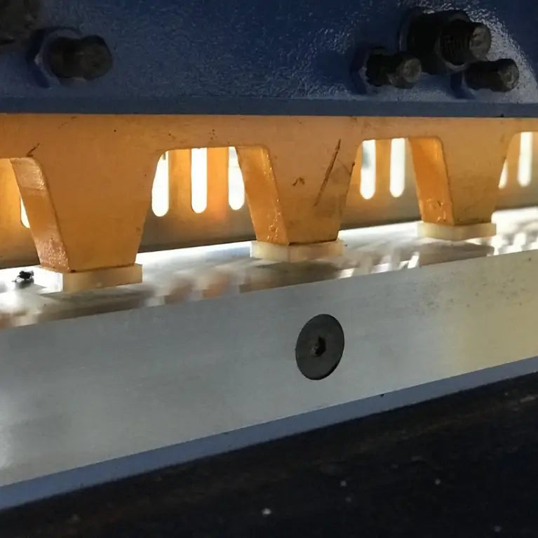 Guillotine Electro Shear, 3050mm x 3.2mm, Front Sheet Supports