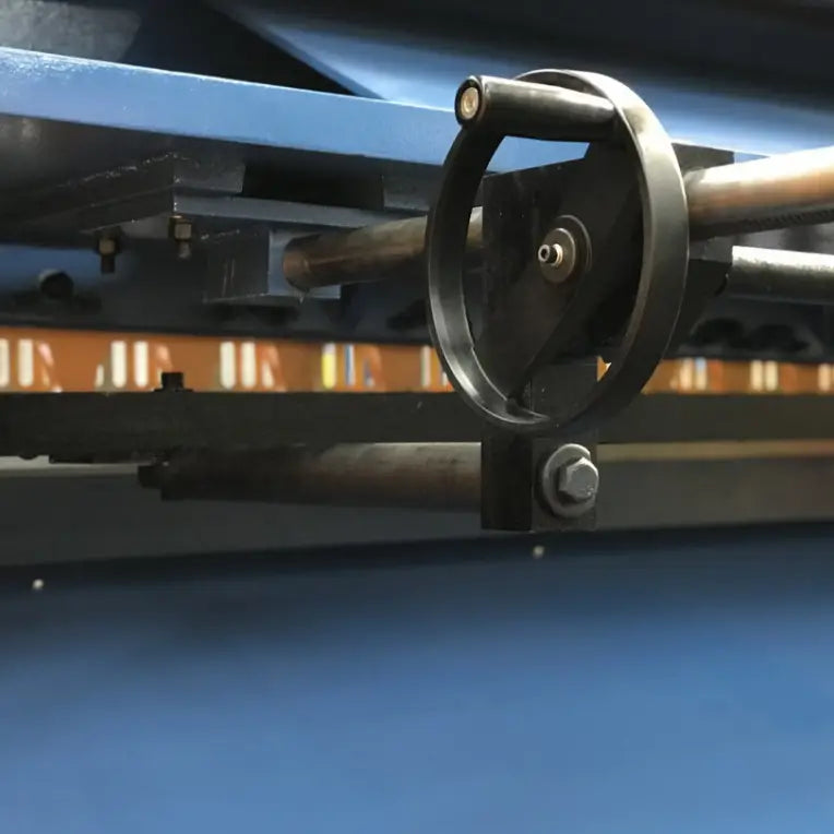 Guillotine Electro Shear, 3050mm x 3.2mm, Front Sheet Supports