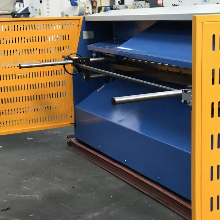 Guillotine Electro Shear, 3050mm x 3.2mm, Front Sheet Supports