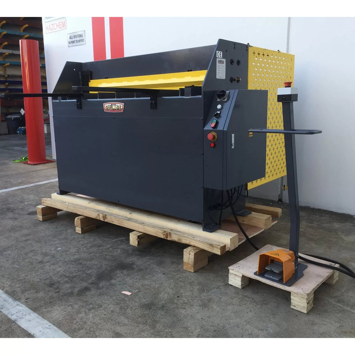 240Volt Hydraulic Guillotine 1320mm x 2.0mm, Back Gauge, Roving Foot Pedal